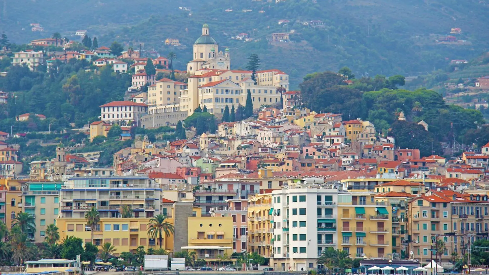 Apartment Rhapsody By The Sea - Happy Rentals Sanremo