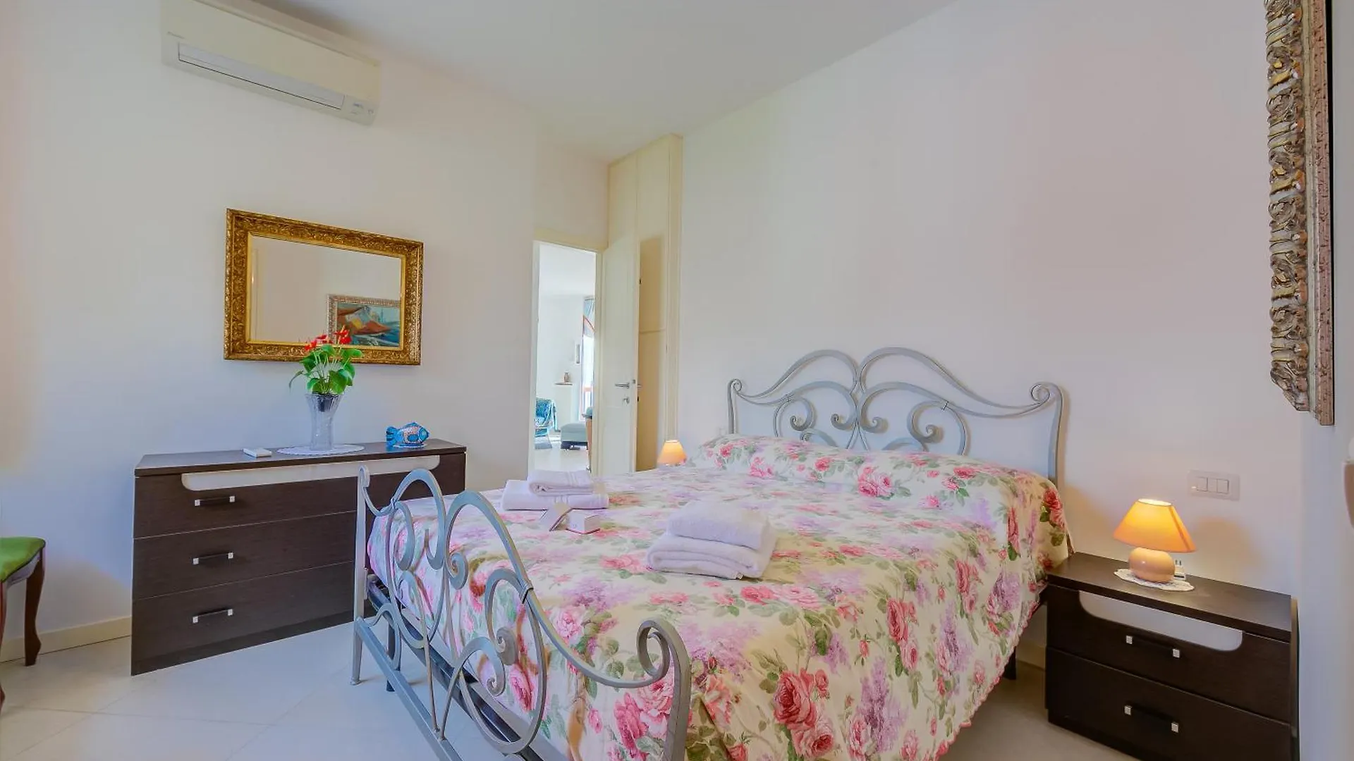 Apartment Rhapsody By The Sea - Happy Rentals Sanremo Italy