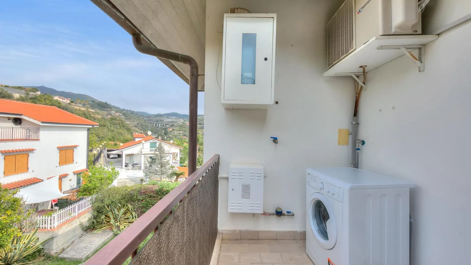 Rhapsody By The Sea - Happy Rentals Sanremo