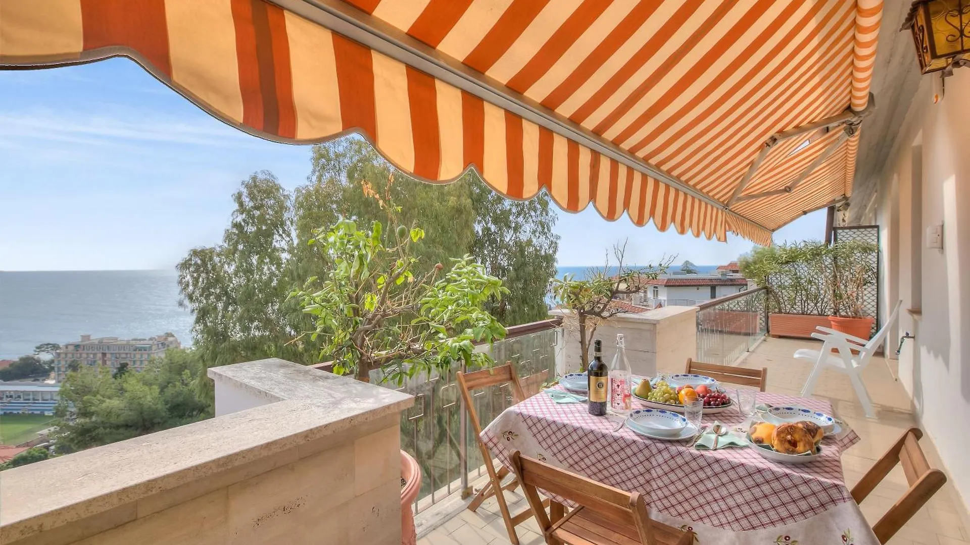 Rhapsody By The Sea - Happy Rentals Sanremo