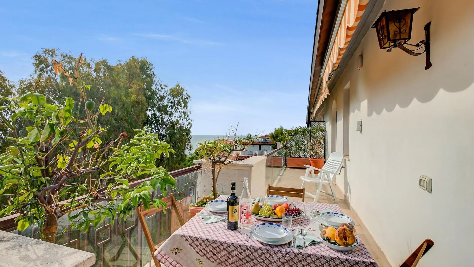 Apartment Rhapsody By The Sea - Happy Rentals Sanremo